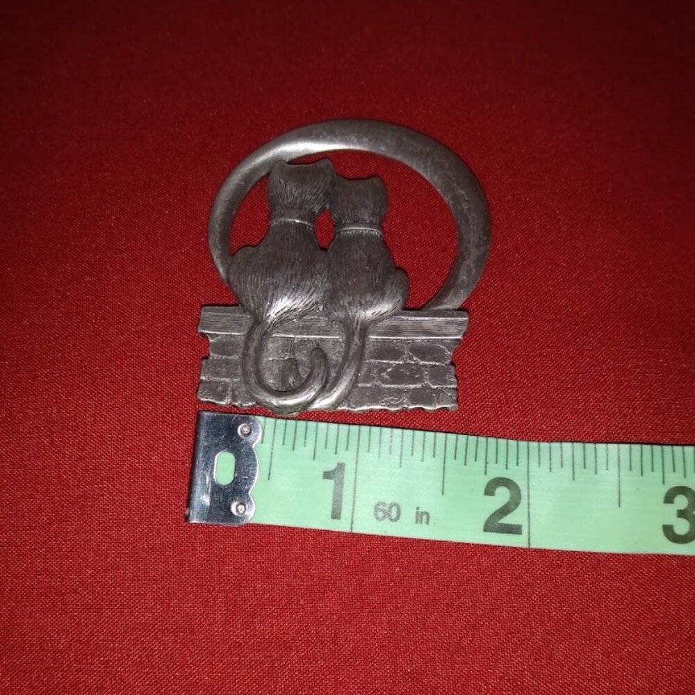 J.J.: silver tone cat pin. - Picture 3 of 4